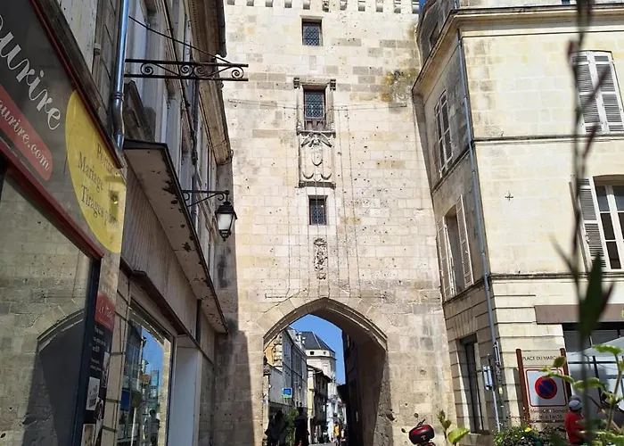 T2 Aux 2 Marronniers Апартаменты