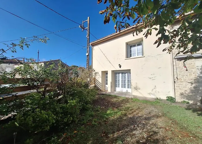 T2 Aux 2 Marronniers Апартаменты